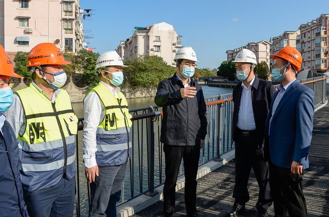 开云 开云体育区领导检查全国文明典范城区创建工作调研陆家嘴水环、东西通道工程建设情况(图1)