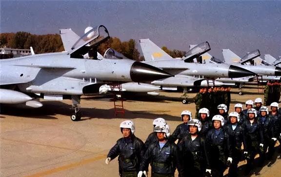 开云体育 开云平台新中国成立后淘汰了两个军种、六个兵种(图9)