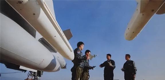 开云体育 开云平台新中国成立后淘汰了两个军种、六个兵种(图11)
