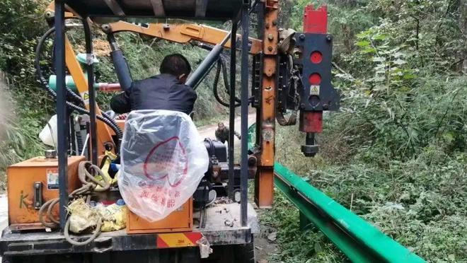 开云体育 开云官网系好“安全带”通川区全速推进农村公路（村道）安全生命防护工程建设(图2)