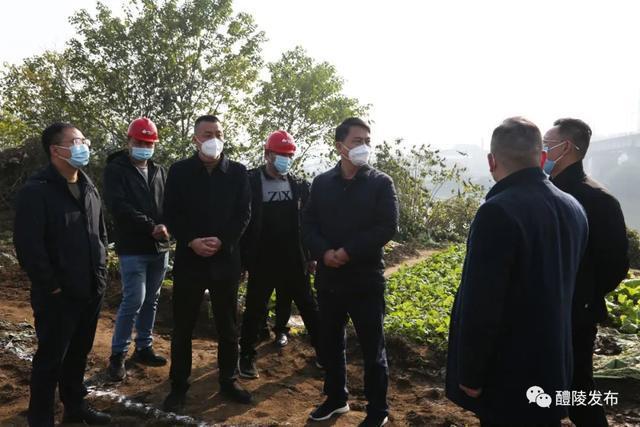 开云体育 开云平台刘新华赴渌江丁家坊段巡河调研督导防洪治理工程建设(图3)