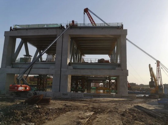开云体育 开云平台双层桥梁现雏形S3公路新建工程正跨越大治河(图2)
