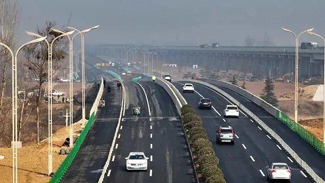 滕州加快城区道路建设18个道路桥梁建设开云体育 kaiyun.com 官网入口工程已通车城区路网不断完善！(图2)