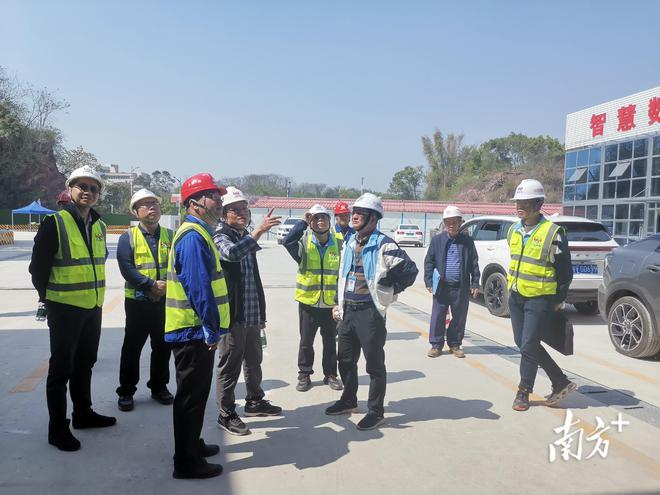 开云体育 kaiyun.com 官网入口广东省交通运输厅质量管理处督导检查汕梅高速改扩建项目工程建设工作(图2) 开云体育 kaiyun.com 官网入口广东省交通运输厅质量管理处督导检查汕梅高速改扩建项目工程建设工作(图2)