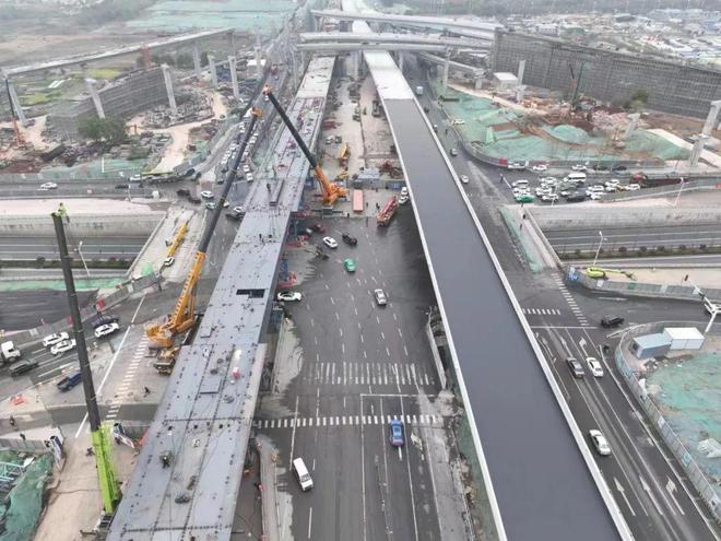 开云体育 开云官网抓调度 保进度 合力推动G312合六路工程建设(图2) 开云体育 开云官网抓调度 保进度 合力推动G312合六路工程建设(图2)