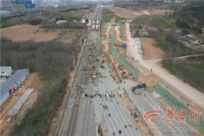 西安东站西康铁路便线顺利开通 开云体育 开云平台东站枢纽工程进入全面建设新阶段(图4)