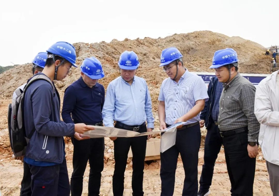 谢元喜率队调研龙云灌区工程建设和设施农业