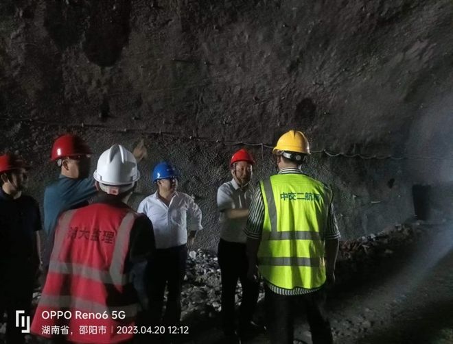 开云体育 开云平台伍卫彬调研督导草罗公路