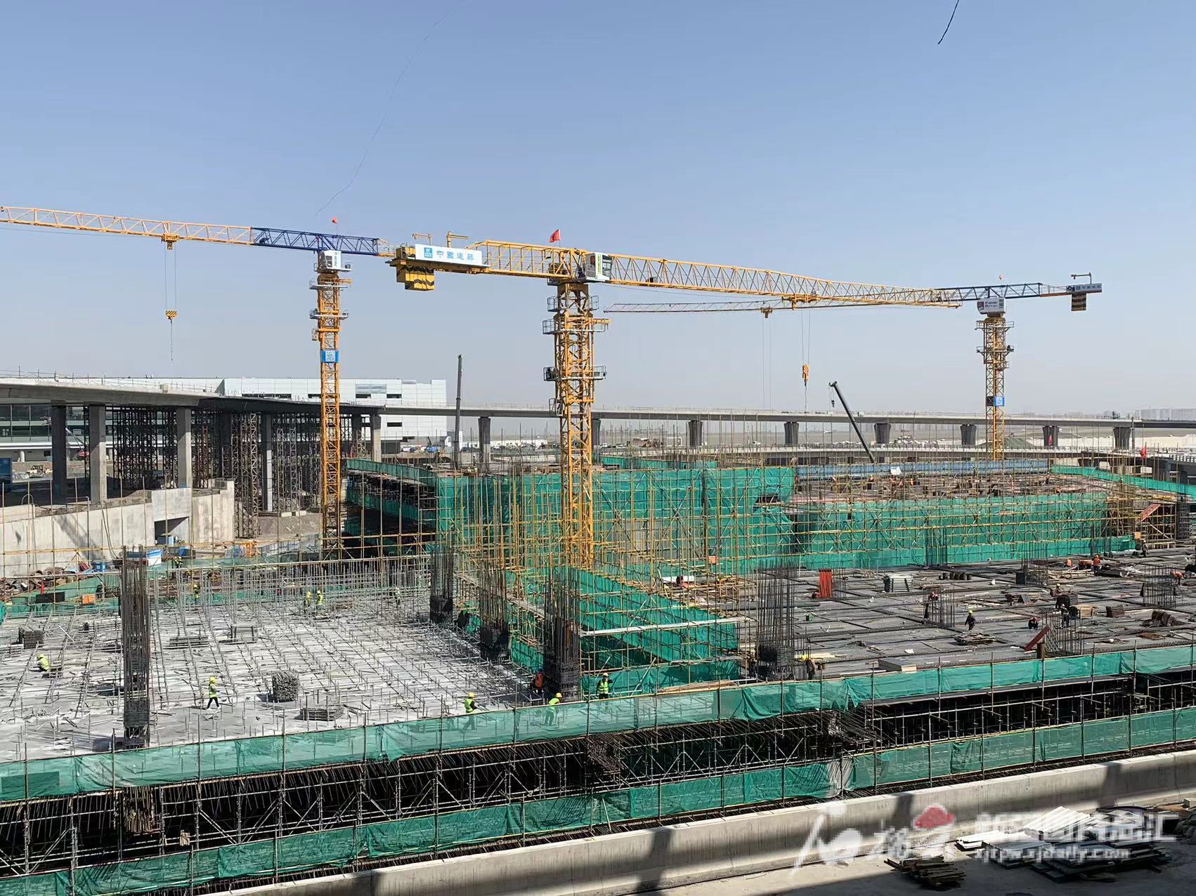 开云体育 开云官网“五一”乌鲁木齐机场改扩建工程建设“不打烊”(图2)