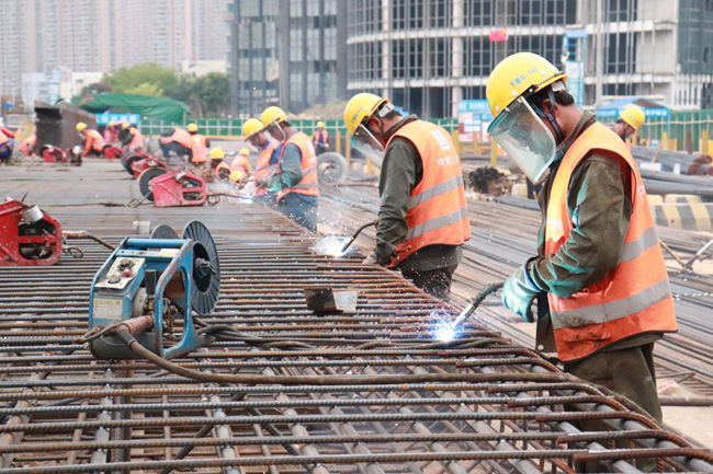 中开云 开云体育平台建海峡：“五一”奋战不停歇重点工程建设忙(图3)