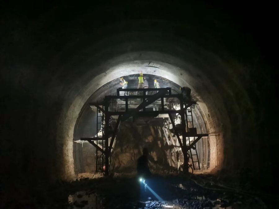 “五一”假期劳动者滇中引水开云 开云体育官网工程建设忙(图3)