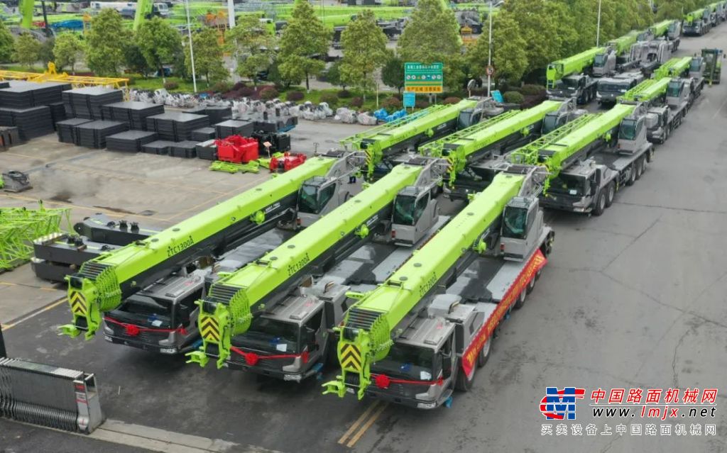 2023中联重科工程起重机公司产品批量发车仪式圆满成功开云APP 开云官网入口(图3)