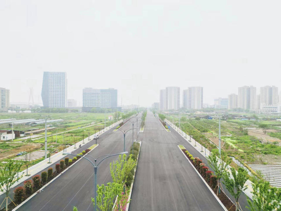 龙瑞公路路开云 开云体育面工程全线贯通(图2)