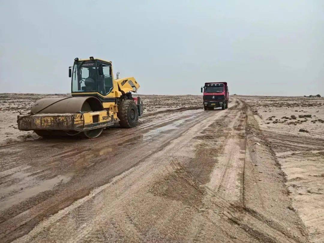 阿拉善盟：加快推进农村公路建设 助力乡村