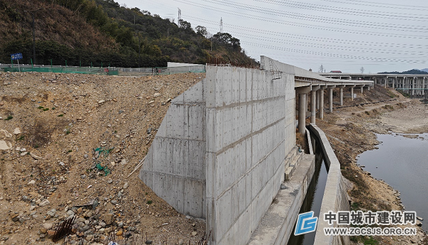 浙江宁海：G228西店至桃源段公路耗资数