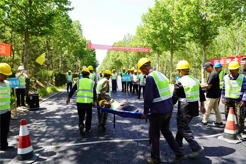 以演筑防 以练备战莱阳公路中心开云APP 开云官网入口开展公路工程建设专项应急演练(图3)