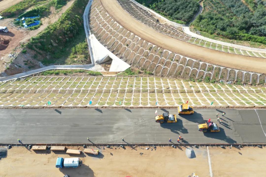 喜报！中化学交通建设集开云体育 Kaiyun.com 官网入口团一次斩获四项公路建设最高质量奖——“李春奖”_山东_大众网(图5)