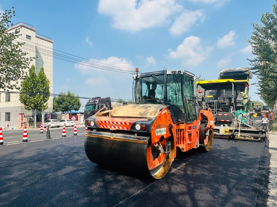 G309青兰线相关路段完成主体路面施工 聊城公路养护项目抢工期抓进度开云APP 开云官网入口(图2)
