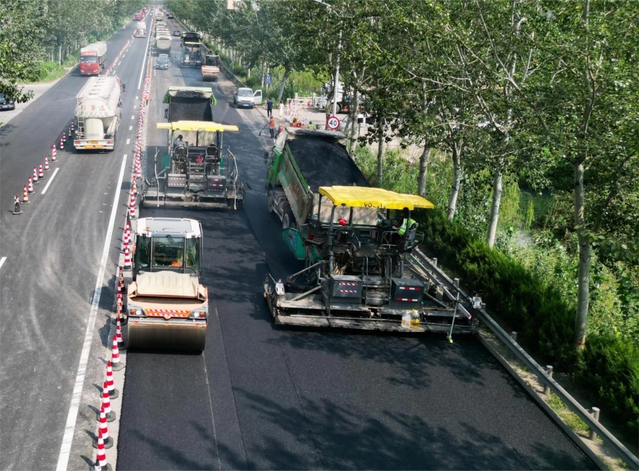 G309青兰线相关路段完成主体路面施工 
