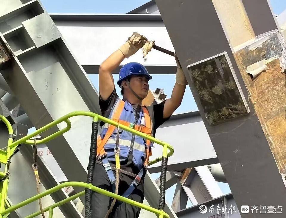 Kaiyun 开云30家参建单位“双节”不停工重庆路快速路工程建设提速(图3)