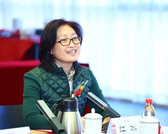 弘扬冬奥精神 助力“双碳”目标——“巾帼女杰话标准”座谈会在京举办开云体育 开云平台(图2)