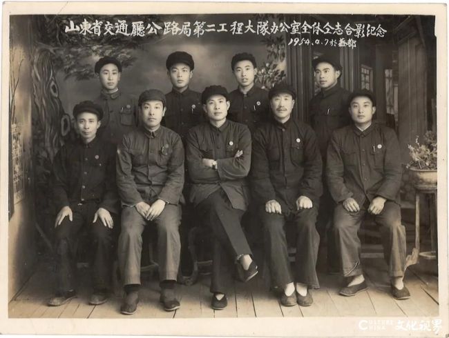 中铁隆公司向山东高速路桥集团捐赠珍贵文献资料开云体育 开云平台(图2)