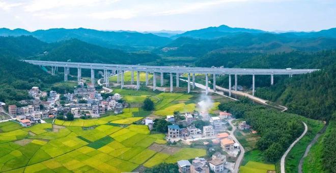 开云体育 开云官网五子登科！中铁十七局再获全国公路建设最高奖(图6)