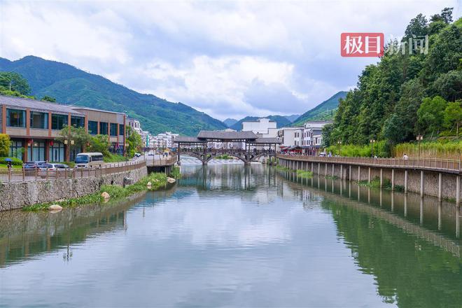 开云 开云体育官网“百千万工程”看茂名 “中国李乡”信宜：高速公路串起15个农文旅景区乡村振兴阔步前行(图3)