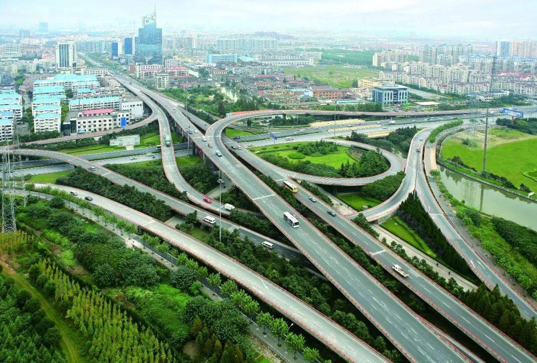 开云体育 开云平台务实重干砥砺前行 二公司全力打造公路施工品牌优势(图3)
