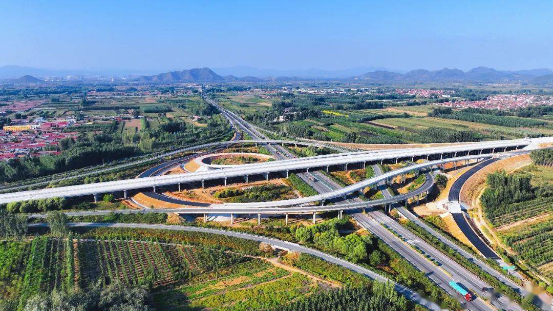 开云体育 Kaiyun.com 官网入口转发点赞助这条高速入选公路重大工程新闻宣传“十佳项目”！(图2)