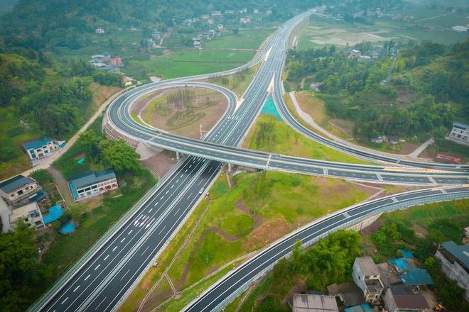 Kaiyun 开云开梁高速全线建成通车 